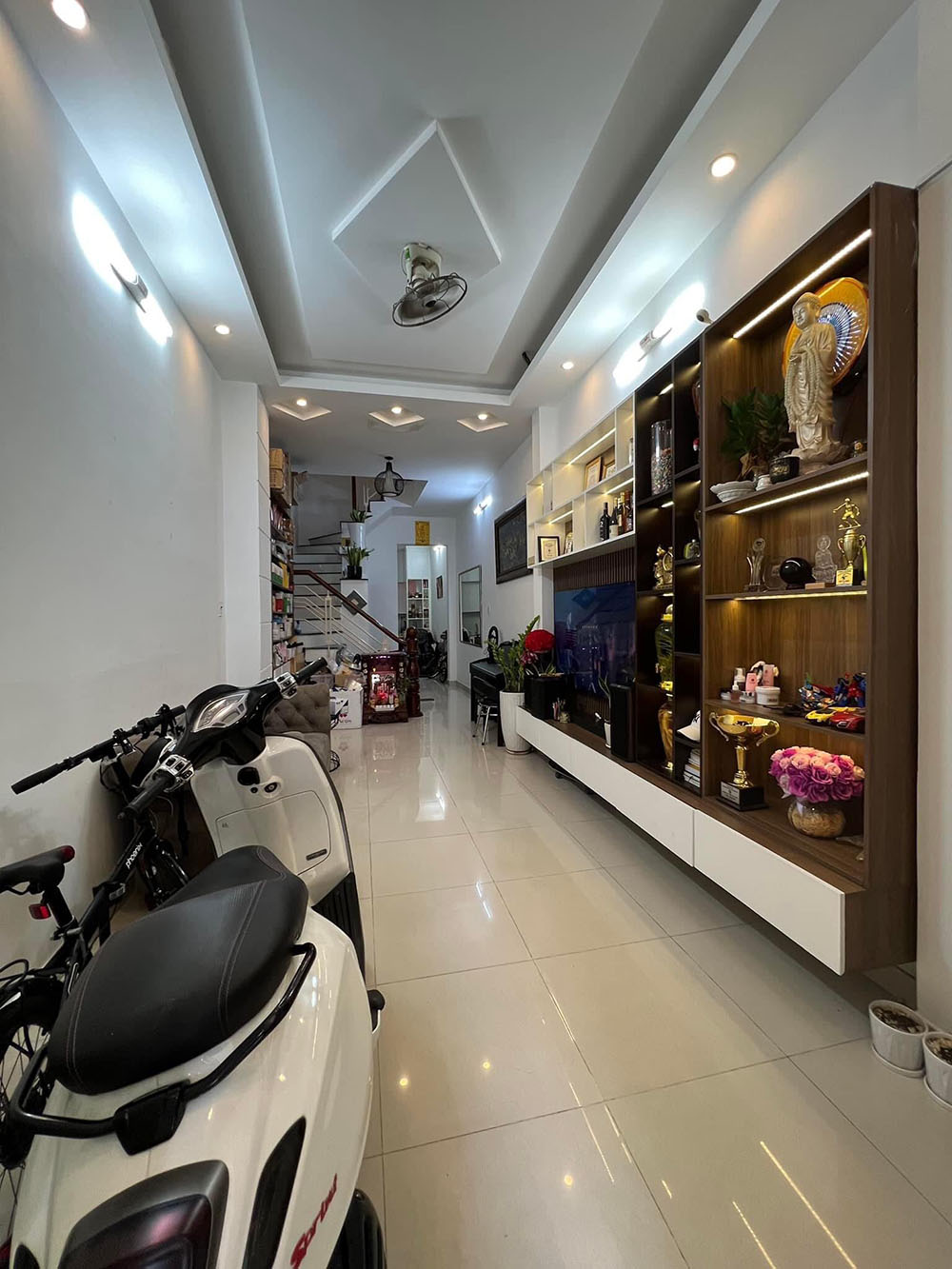 Bán nhà Đường Nguyễn Đình Chính, Quận Phú Nhuận tuyệt đẹp nhà phố 3 lầu, 4 phòng trong hẻm văn minh